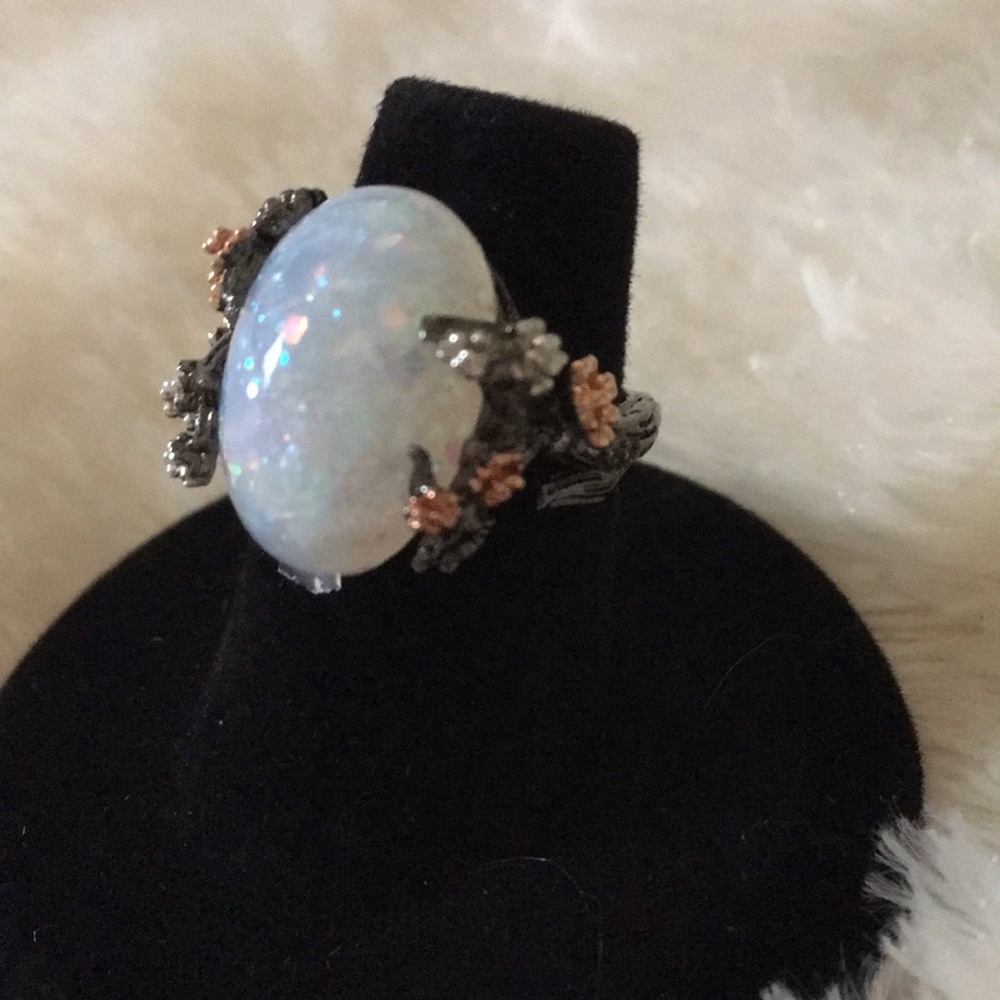Ring - Picture 4 of 4